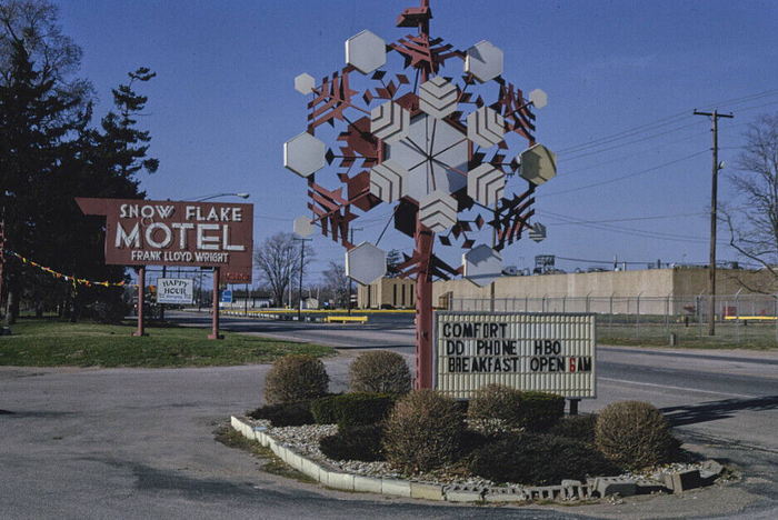 Snow Flake Motel - Old Post Card View
